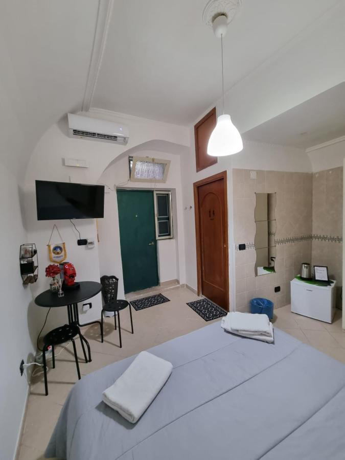 Donnaluisa Apartment Naples Exterior photo